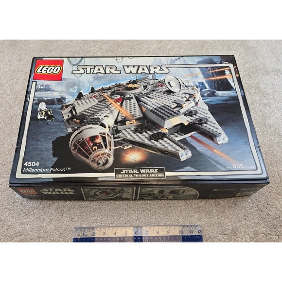 2004 LEGO Star Wars 4504 Millennium Falcon Original Trilogy Set MISSING PARTS‎